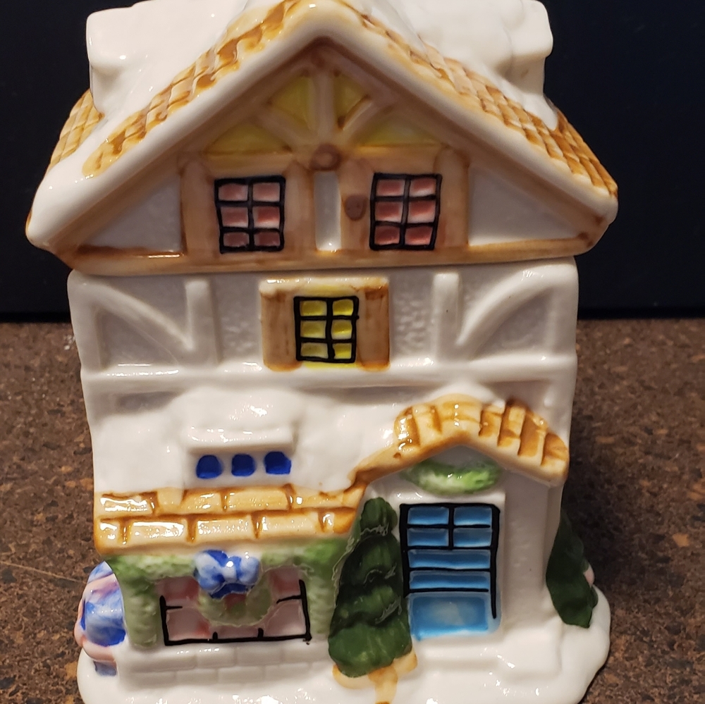 Set teapot and sugar